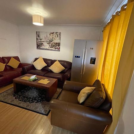 Holiday Home Cardiff City Sleeps 7 Extérieur photo