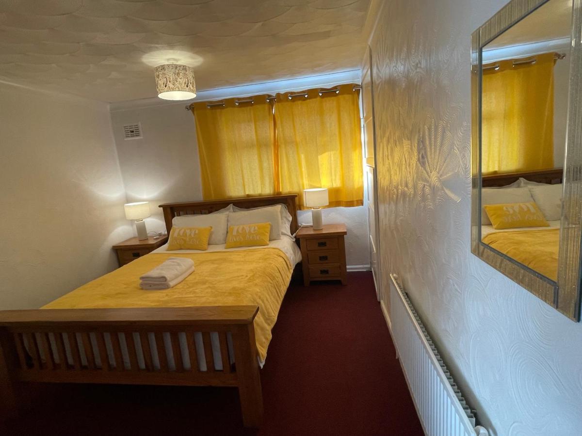 Holiday Home Cardiff City Sleeps 7 Extérieur photo