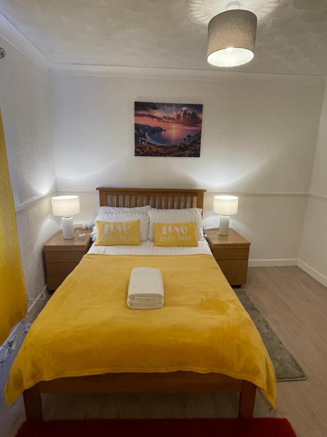Holiday Home Cardiff City Sleeps 7 Extérieur photo