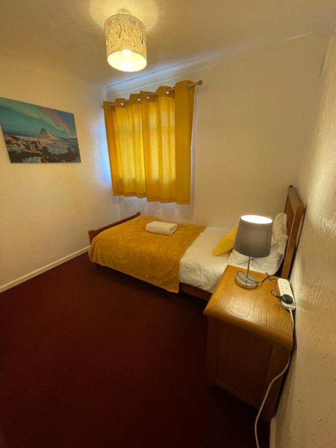 Holiday Home Cardiff City Sleeps 7 Extérieur photo