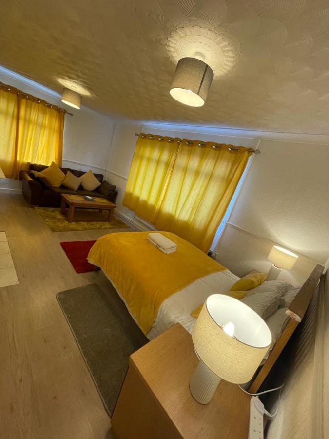 Holiday Home Cardiff City Sleeps 7 Extérieur photo