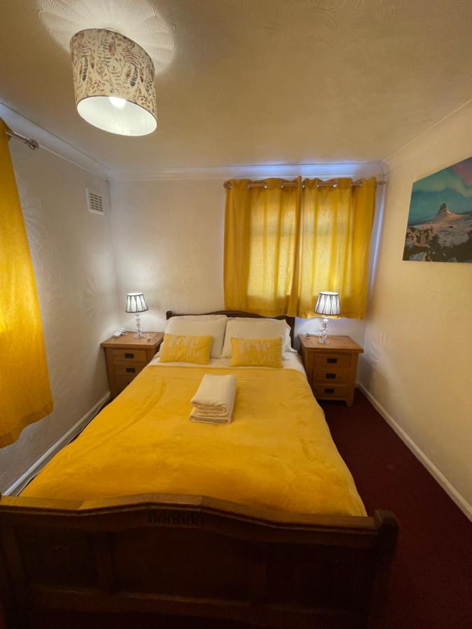 Holiday Home Cardiff City Sleeps 7 Extérieur photo