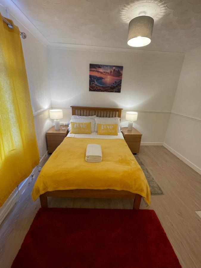 Holiday Home Cardiff City Sleeps 7 Extérieur photo