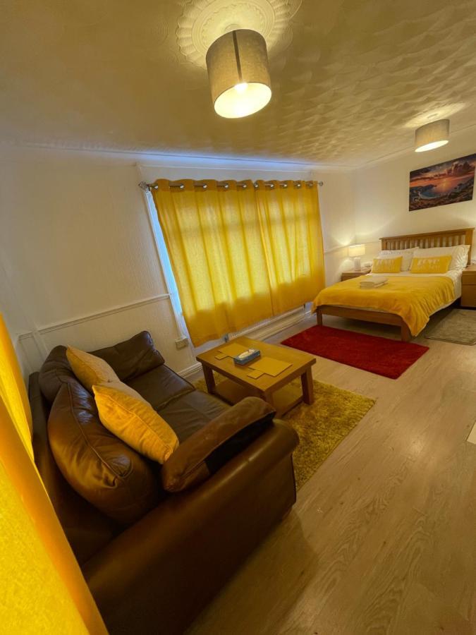 Holiday Home Cardiff City Sleeps 7 Extérieur photo