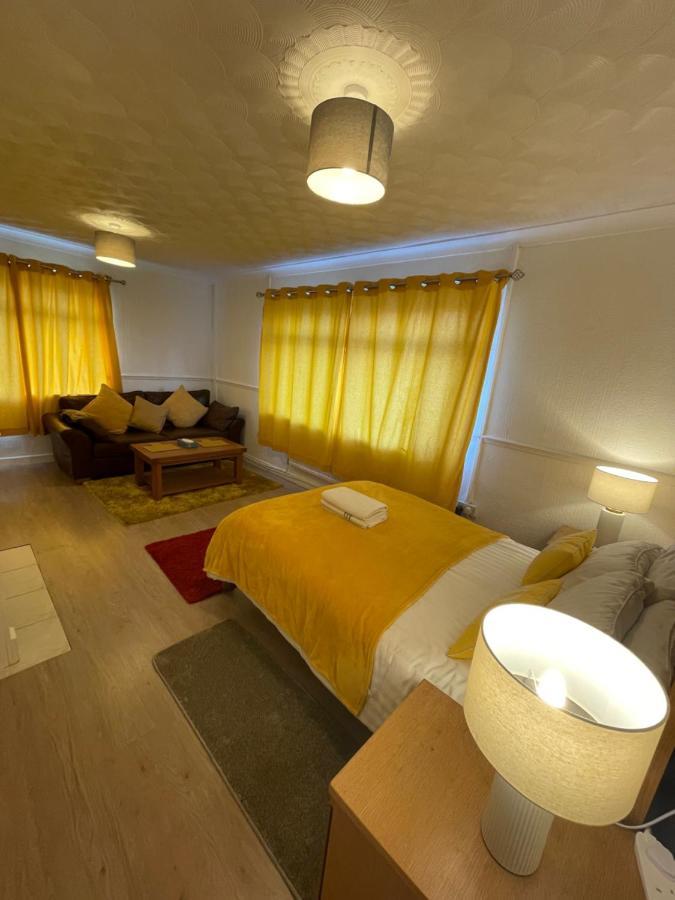 Holiday Home Cardiff City Sleeps 7 Extérieur photo