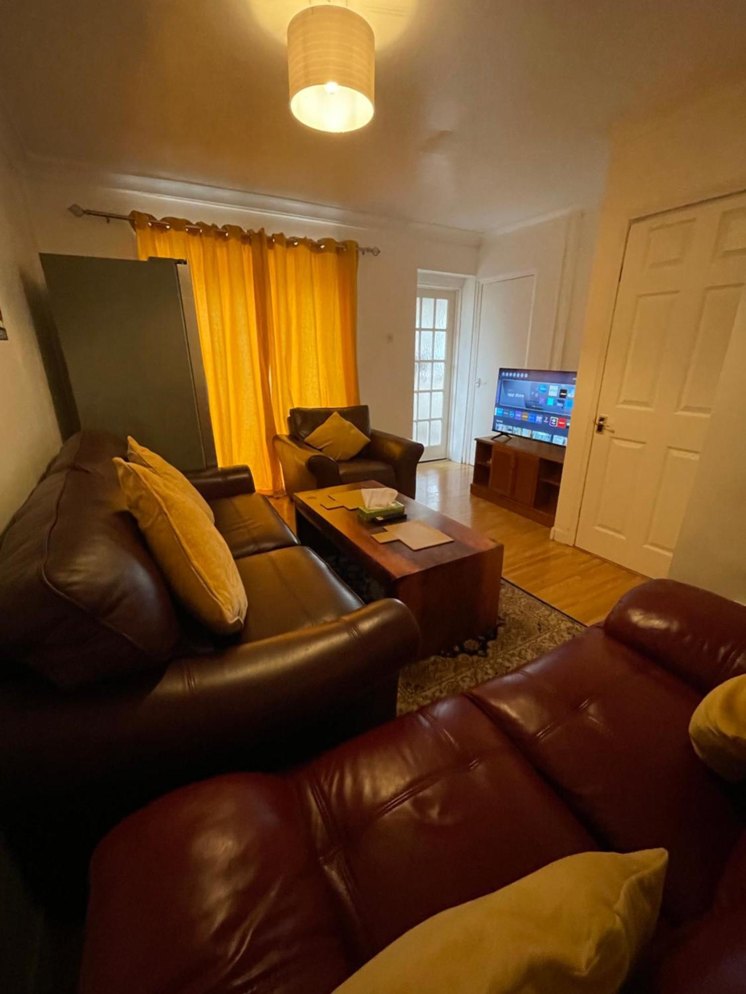 Holiday Home Cardiff City Sleeps 7 Extérieur photo