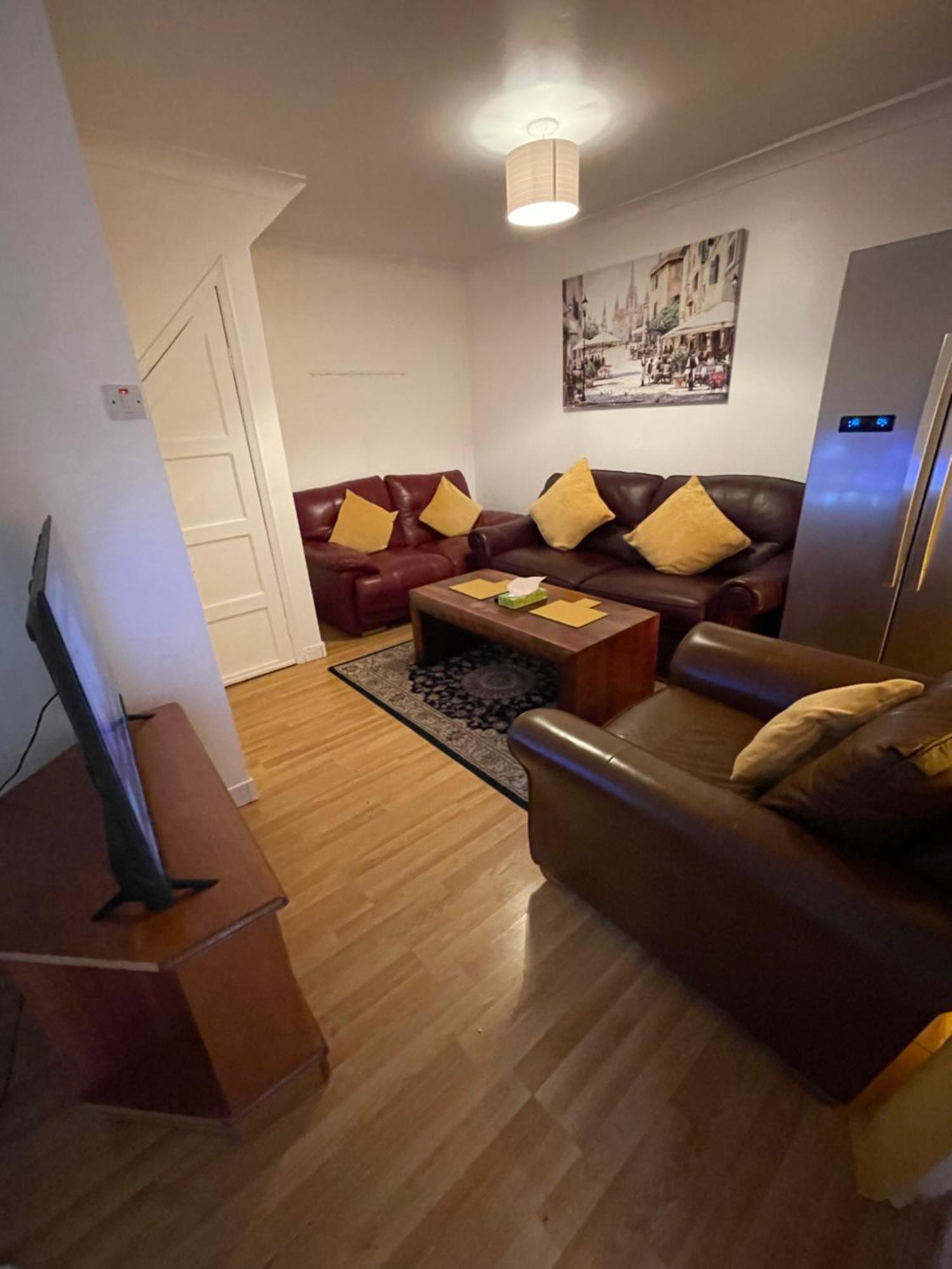 Holiday Home Cardiff City Sleeps 7 Extérieur photo